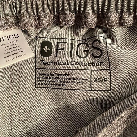 Gray XS-Petite Yola Figs scrub pants - Picture 3 of 3